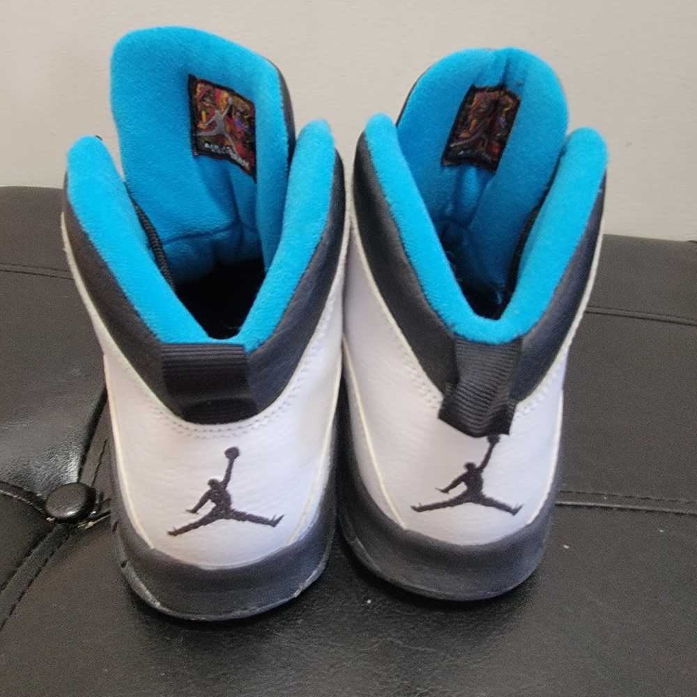 Air Jordan 10 Retro (GS) - Picture 4 of 5